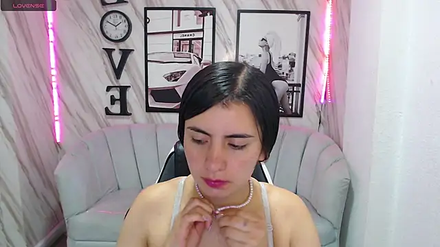 Snapshot of _samantha_b chatting on 12.27.24 samantha b online show from 12.27.24