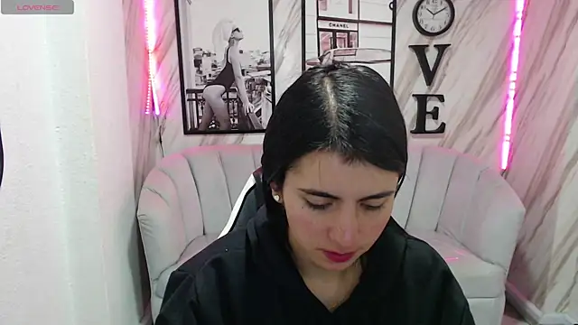 Snapshot of _samantha_b chatting on 01.03.25 samantha b online show from 01.03.25