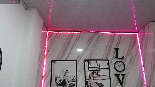 Snapshot of _samantha_b chatting on 01.09.25 samantha b online show from 01.09.25