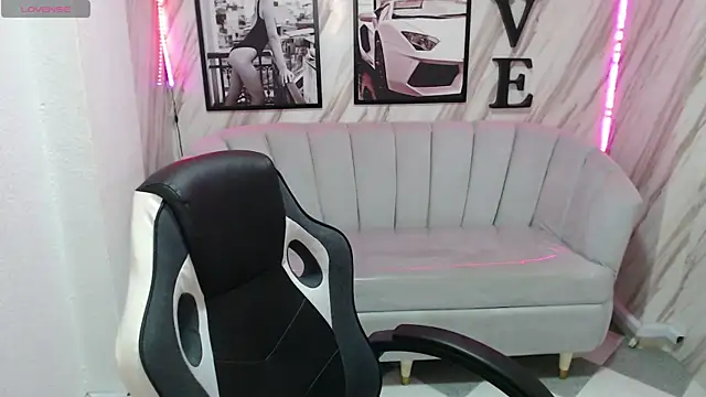 Snapshot of _samantha_b chatting on 01.10.25 samantha b online show from 01.10.25