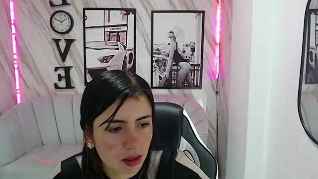 Snapshot of _samantha_b chatting on 01.27.25 samantha b online show from 01.27.25