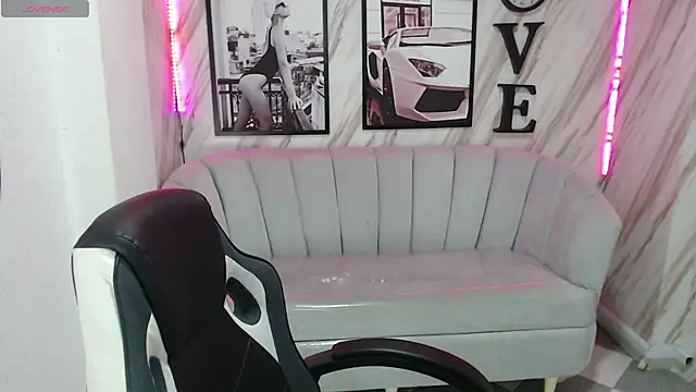 Snapshot of _samantha_b chatting on 02.01.25 samantha b online show from 02.01.25