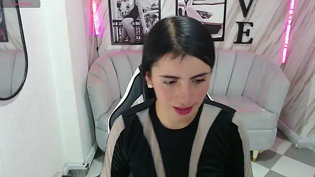 Snapshot of _samantha_b chatting on 02.04.25 samantha b online show from 02.04.25