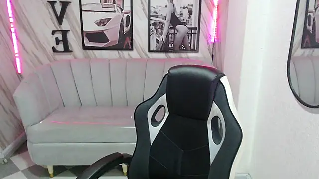 Snapshot of _samantha_b chatting on 02.05.25 samantha b online show from 02.05.25