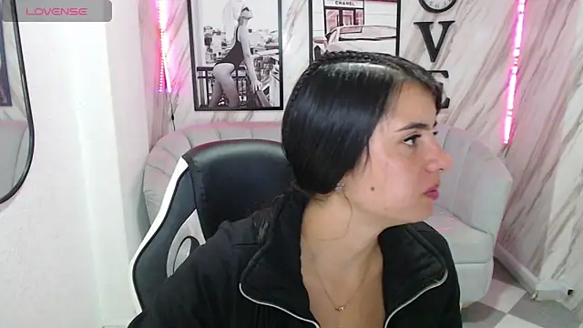 Snapshot of _samantha_b chatting on 03.06.25 samantha b online show from 03.06.25