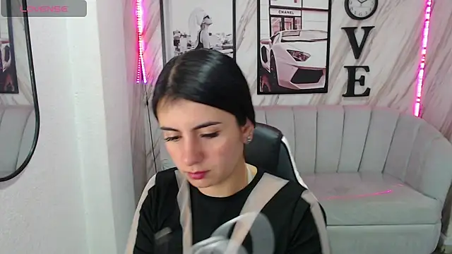 Snapshot of _samantha_b chatting on 03.08.25 samantha b online show from 03.08.25