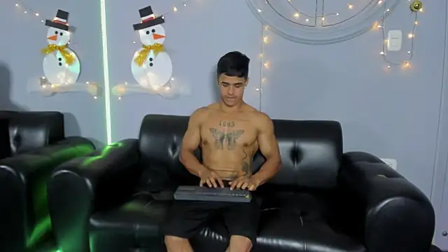 Snapshot of Rob_saenz_ chatting on 12.27.24 Rob saenz online show from 12.27.24