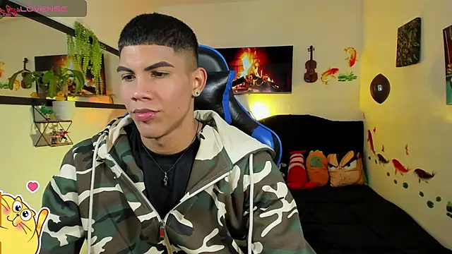 Snapshot of Damian_latinxxx chatting on 05.18.26 Damian latinxxx online show from 05.18.26