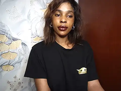 Snapshot of _Gyy_ chatting on 10.06.25 Gyy online show from 10.06.25