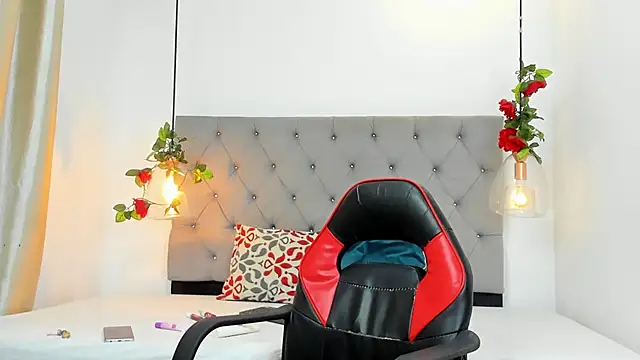 Snapshot of Santy_carrington chatting on 12.24.24 Santy carrington online show from 12.24.24