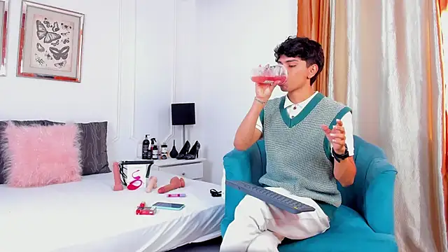 Snapshot of Santy_carrington chatting on 01.15.25 Santy carrington online show from 01.15.25