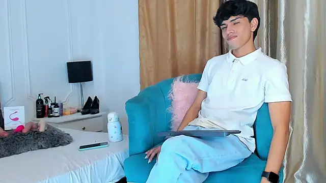 Snapshot of Santy_carrington chatting on 01.22.25 Santy carrington online show from 01.22.25