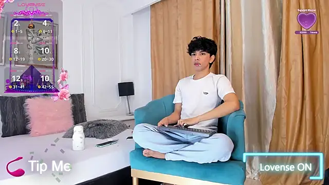 Snapshot of Santy_carrington chatting on 02.08.25 Santy carrington online show from 02.08.25