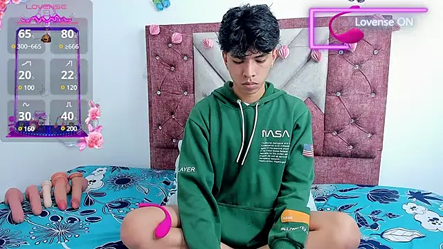 Snapshot of Santy_carrington chatting on 03.15.25 Santy carrington online show from 03.15.25