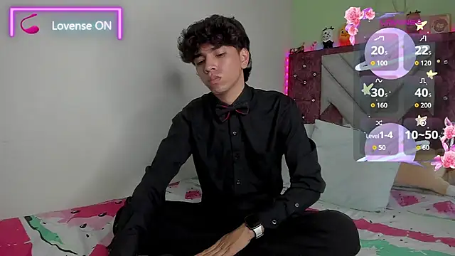 Snapshot of Santy_carrington chatting on 12.14.25 Santy carrington online show from 12.14.25