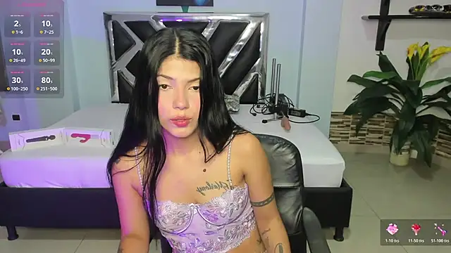 Snapshot of EroticAzir chatting on 11.12.25 EroticAzir online show from 11.12.25