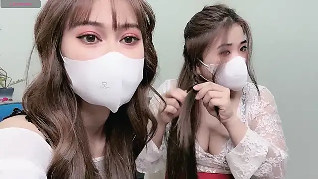 Snapshot of LyLy_Office chatting on 01.05.25 LyLy Office online show from 01.05.25