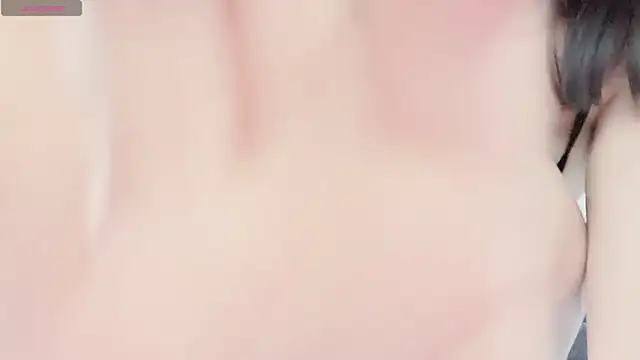 Snapshot of LyLy_Office chatting on 03.04.25 LyLy Office online show from 03.04.25