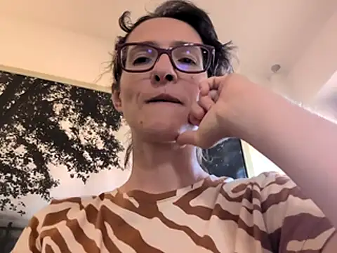 Snapshot of Milky_hairy_mommy chatting on 06.27.26 Milky hairy mommy online show from 06.27.26