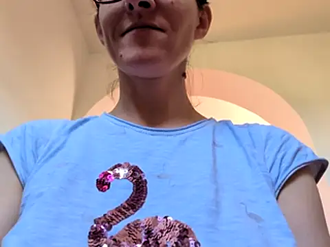 Snapshot of Milky_hairy_mommy chatting on 07.16.26 Milky hairy mommy online show from 07.16.26