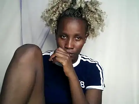Snapshot of juiccypussy chatting on 05.28.26 juiccypussy online show from 05.28.26