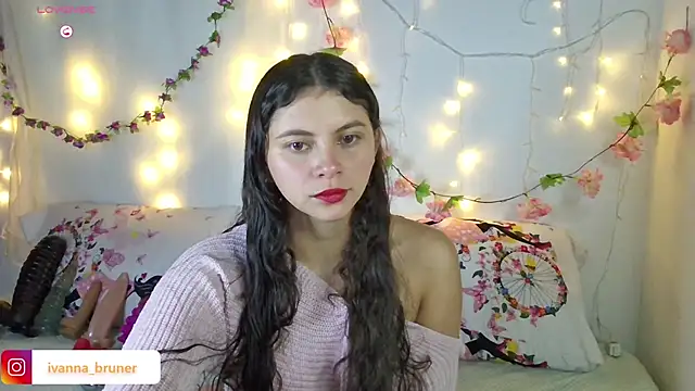 Snapshot of Ivanna_Bruner chatting on 01.25.25 Ivanna Bruner online show from 01.25.25