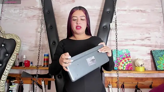 Madame pain  online show from 02.20.26