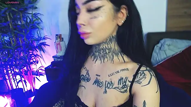 CreamyInkky  online show from 04.15.26