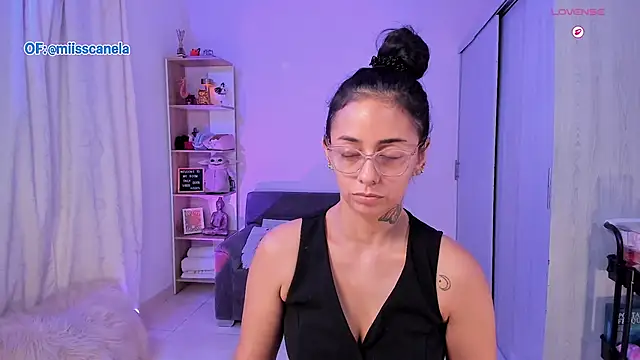 Aleja24Evans online show from 11.28.25