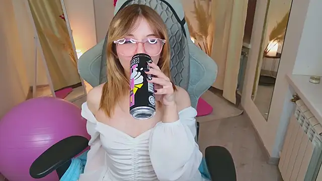 Coconut Mia online show from 06.11.26