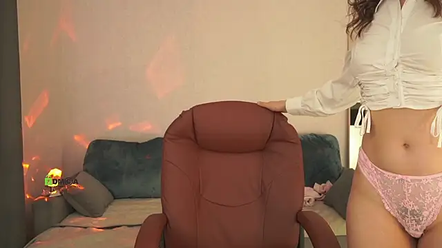 Snapshot of Victoria1Love chatting on 02.01.25 Victoria1Love online show from 02.01.25