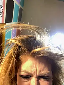 Snapshot of Blondebeauty6996 chatting on 12.10.24 Blondebeauty6996 online show from 12.10.24