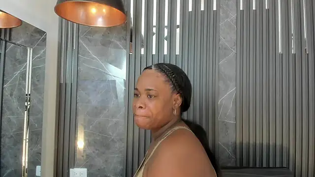 SaraiEvans online show from 02.07.25