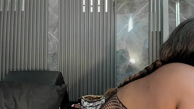 SaraiEvans online show from 10.02.25