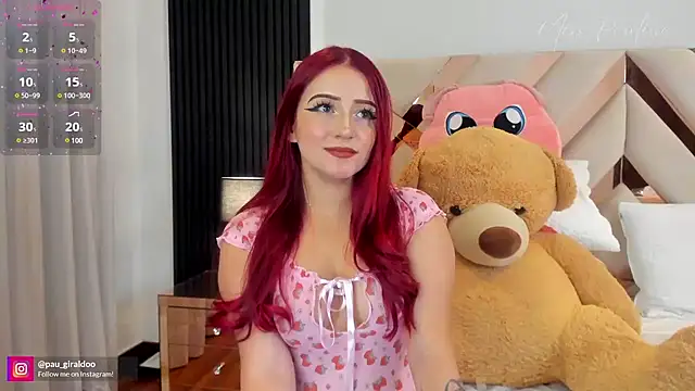 Snapshot of misspaulinaa chatting on 01.31.25 misspaulinaa online show from 01.31.25