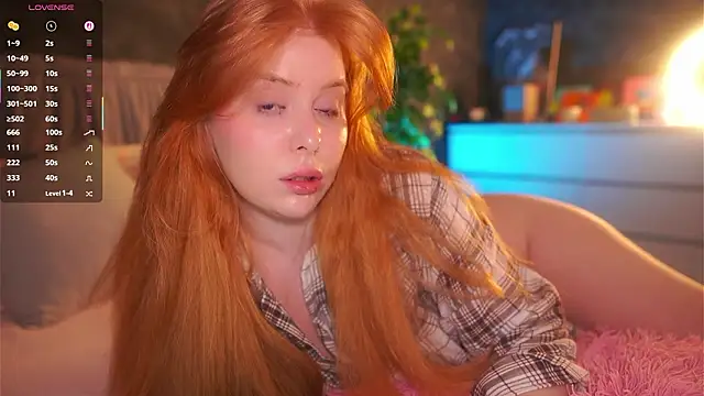 Snapshot of RedHotVixen0 chatting on 02.02.26 RedHotVixen0 online show from 02.02.26