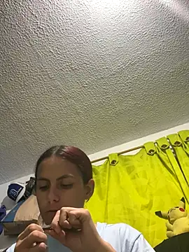 karolainvalentina online show from 10.29.25