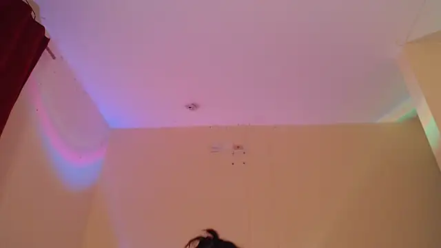 Snapshot of _maiahairy_ chatting on 12.10.24 maiahairy online show from 12.10.24