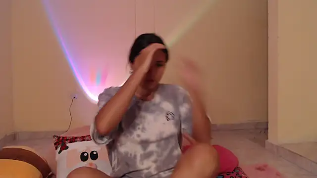 Snapshot of _maiahairy_ chatting on 12.10.24 maiahairy online show from 12.10.24