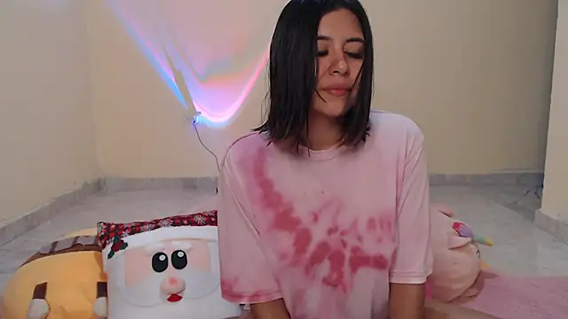 Snapshot of _maiahairy_ chatting on 12.14.24 maiahairy online show from 12.14.24