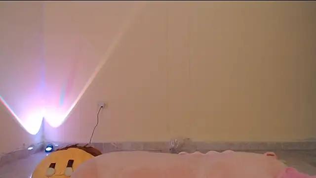 Snapshot of _maiahairy_ chatting on 01.08.25 maiahairy online show from 01.08.25