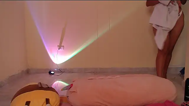 Snapshot of _maiahairy_ chatting on 01.21.25 maiahairy online show from 01.21.25