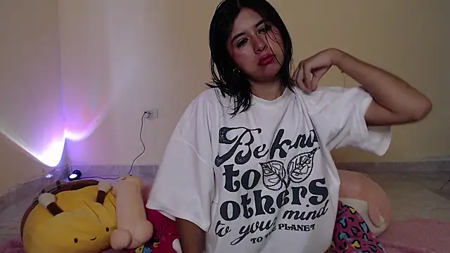 Snapshot of _maiahairy_ chatting on 01.28.25 maiahairy online show from 01.28.25