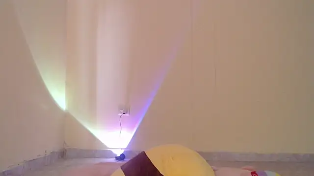 Snapshot of _maiahairy_ chatting on 02.10.25 maiahairy online show from 02.10.25