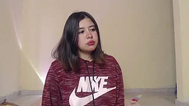 Snapshot of _maiahairy_ chatting on 02.12.25 maiahairy online show from 02.12.25