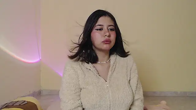 Snapshot of _maiahairy_ chatting on 02.25.25 maiahairy online show from 02.25.25