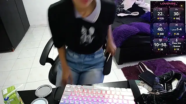 charllotee dark online show from 12.23.24