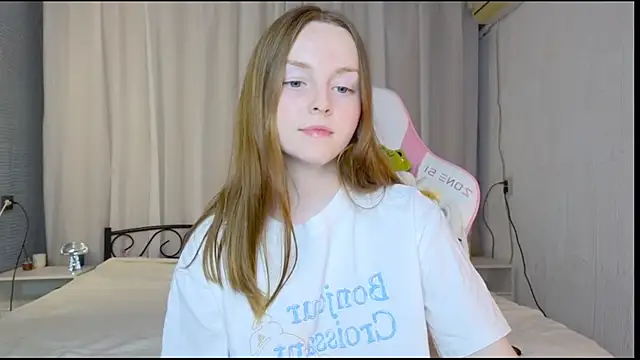Snapshot of Wild__flowers chatting on 09.17.25 Wild  flowers online show from 09.17.25