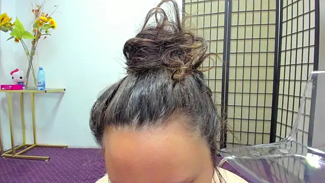 AishaRouhi online show from 04.21.26