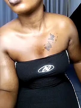 Snapshot of Hugemassivebootie chatting on 04.08.26 Hugemassivebootie online show from 04.08.26